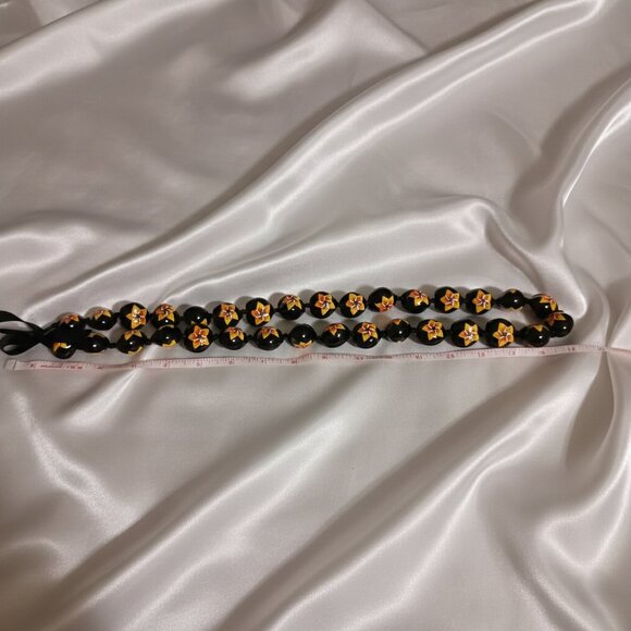 Black Kukui Nut Hawaiian Luau Lei Yellow Gold Flower Necklace NWOT - Picture 5 of 8